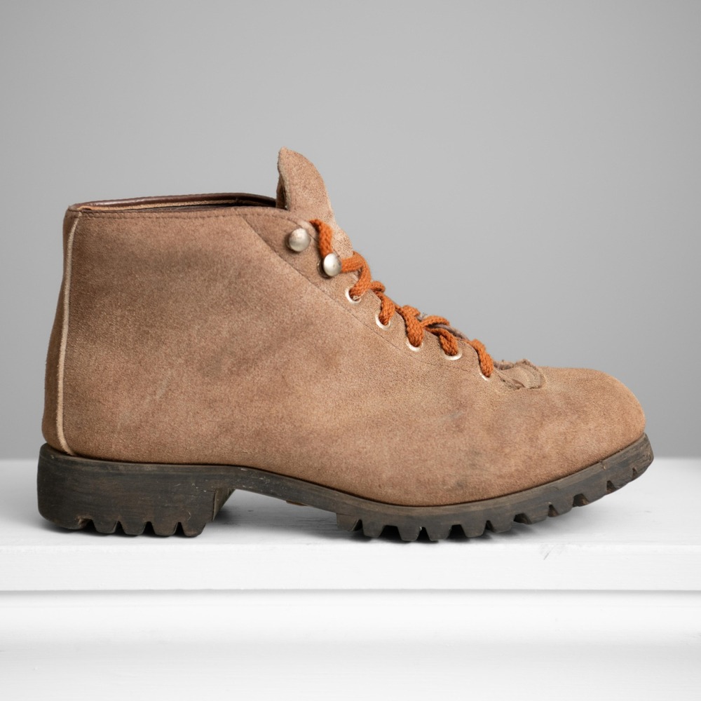 VTG Tirah Hiking Boots Sz 7 Vibram Lug Sole Trail Mountaineering Granola Girl